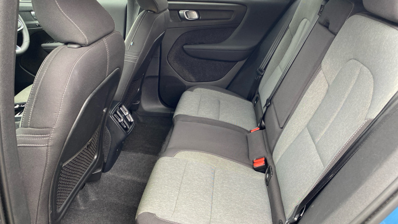 Volvo XC40 2.0 B4P Plus Dark 5dr Auto Petrol Estate